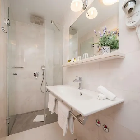 Priska Heritage 4*