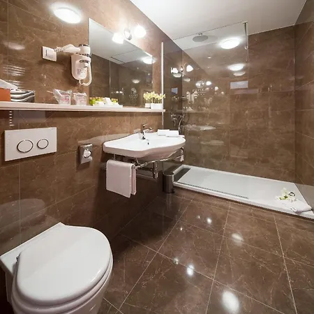 Priska Heritage 4*