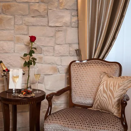 Hotel Priska Heritage 4*