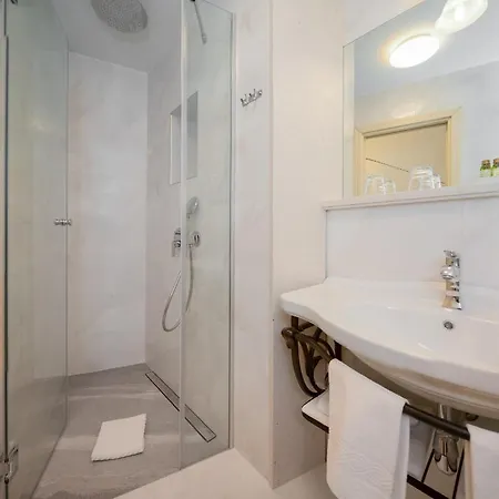 Hotel Priska Heritage 4*