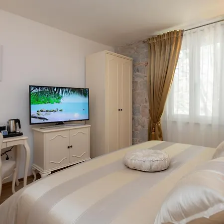 Priska Heritage Hotel 4*